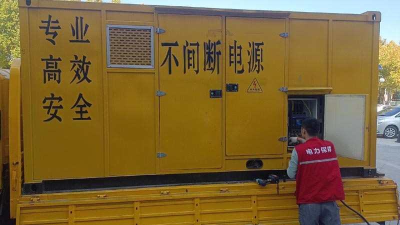 怀集柴油发电机组和UPS电源配合使用时，如何避免切换过程中的电力中断？